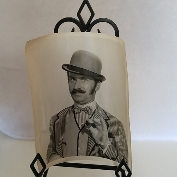 Iconic Black & White Movie Photos - Picture 4 of 6